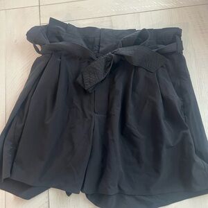 Athleta Skyline Short II in Black